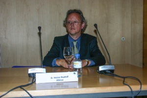 Heinz Rudolf bei einem Vortrag auf dem Manager Businees Forum in Valencia 2004